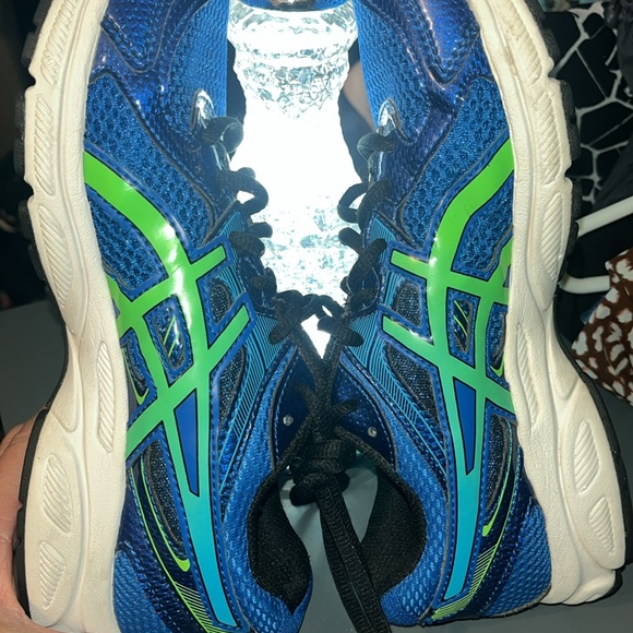 #352- (7)ASICS women’s gel cushion Running shoes - Picture 8 of 8